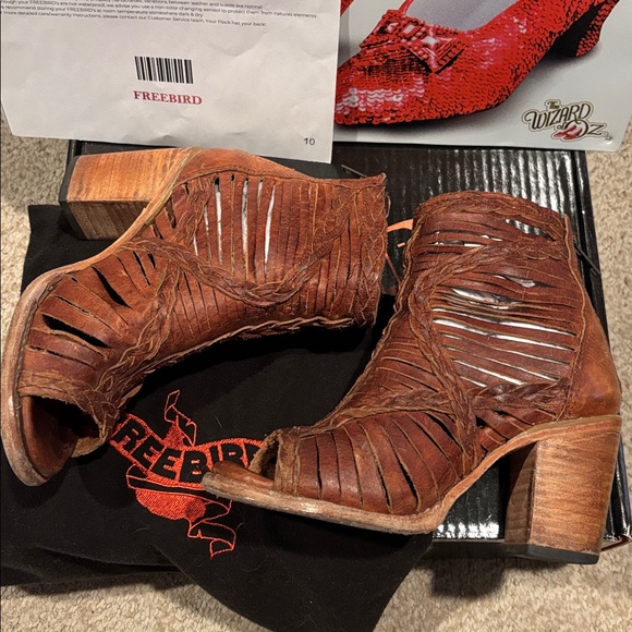 Freebird Bella Leather Heeled Boots - Picture 9 of 12